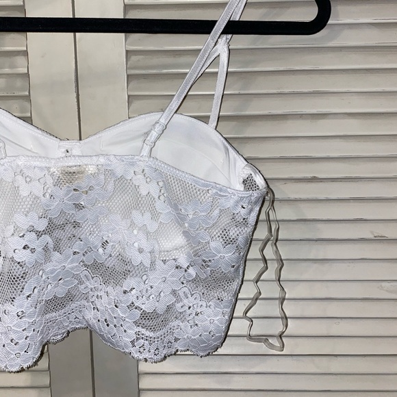 White Lace Padded Crop Top - Picture 6 of 11